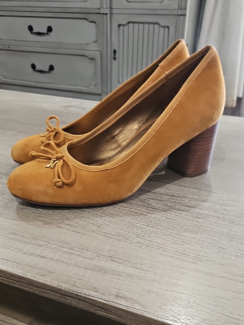 Naturalizer Women's Suede Block Heel Pump in Amber size 9